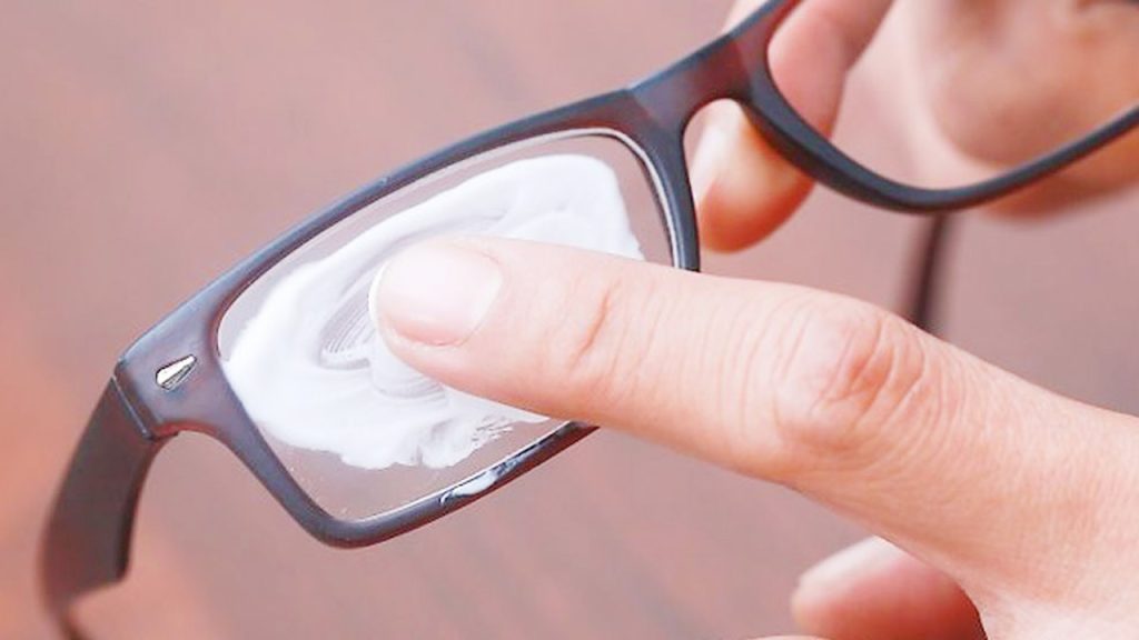 Can Toothpaste Remove Scratches on Eyeglasses